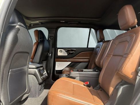 Used 2021 Lincoln Aviator Reserve w/ Equipment Group 202A AWD/4WD image 14