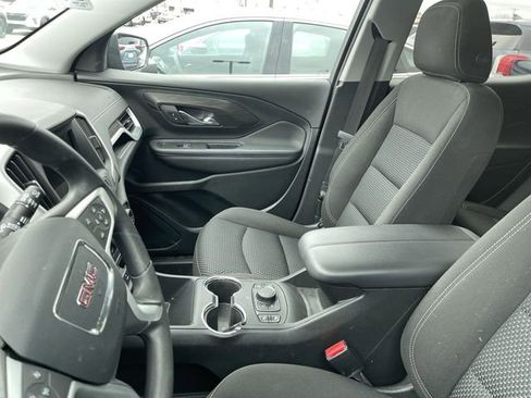 Used 2023 GMC Terrain SLE w/ Driver Convenience Package image 2