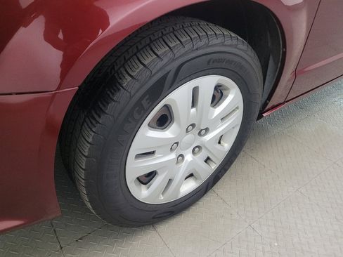 Used 2019 Dodge Grand Caravan SE FWD image 31