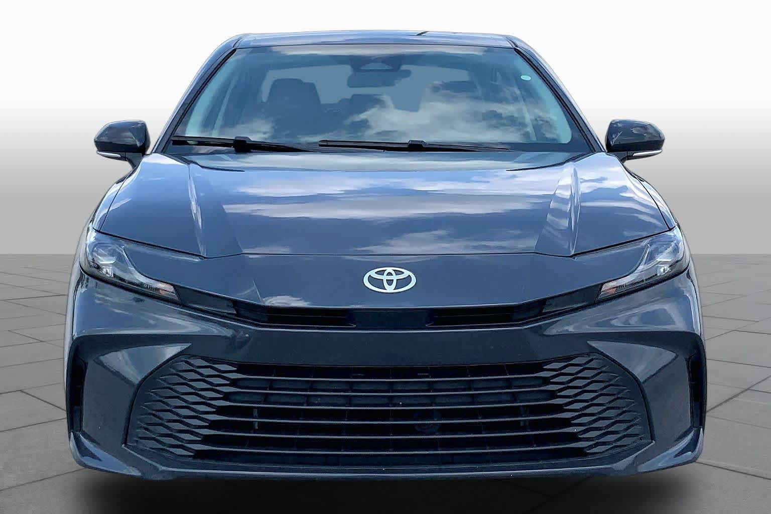 Used 2025 Toyota Camry LE FWD image 4