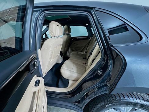Certified 2026 Porsche Macan AWD/4WD image 24