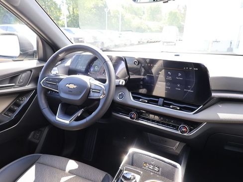 New 2026 Chevrolet Equinox LT w/ Convenience Package II AWD/4WD image 27