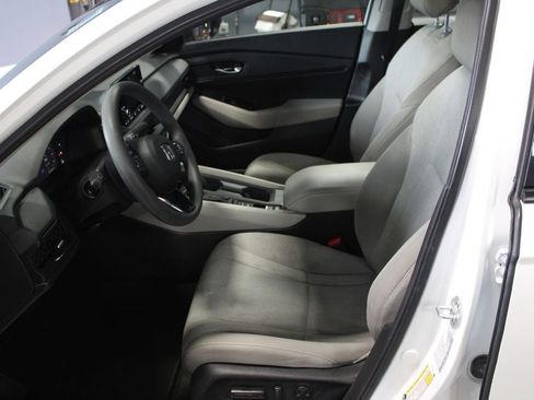 Used 2023 Honda Accord EX image 9