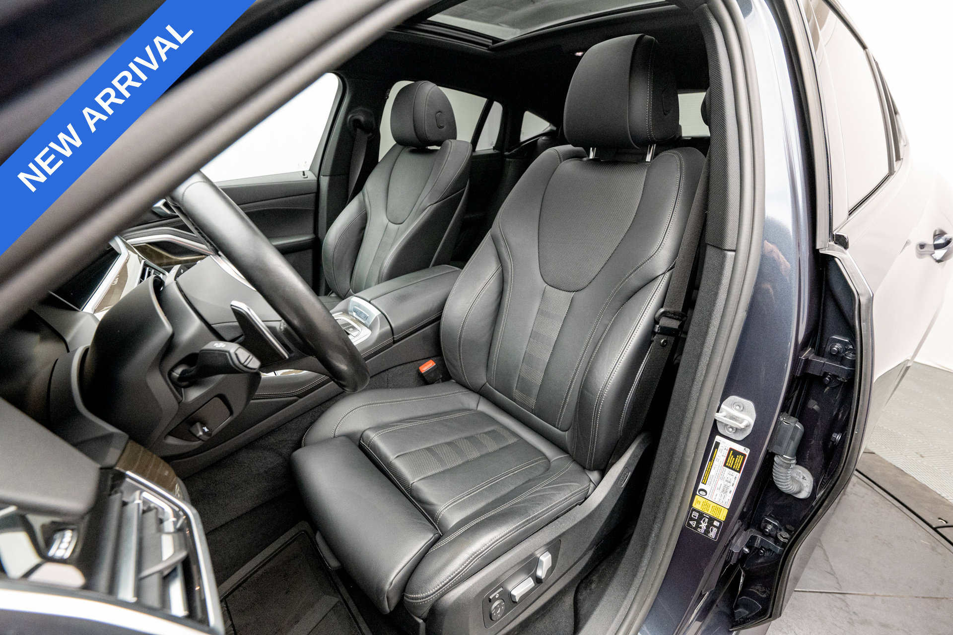 Used 2022 BMW X6 xDrive40i w/ M Sport Package AWD/4WD image 13