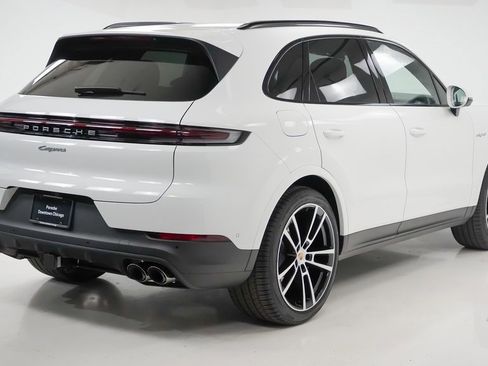 New 2026 Porsche Cayenne E-Hybrid image 10
