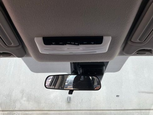 Used 2025 Nissan Versa SV image 15