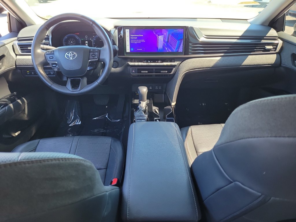 Used 2025 Toyota Camry XLE FWD image 11