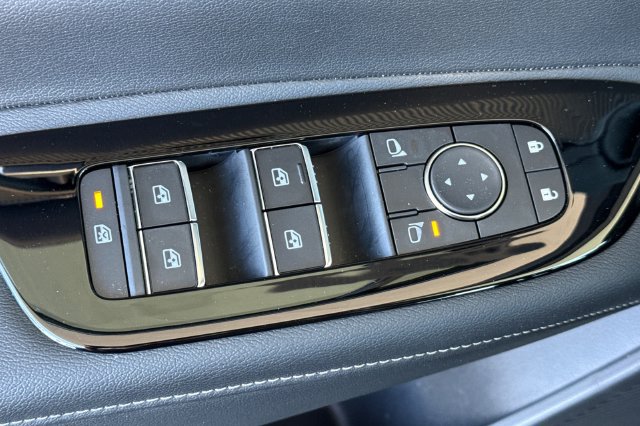 Certified 2025 Nissan Murano SV FWD image 12