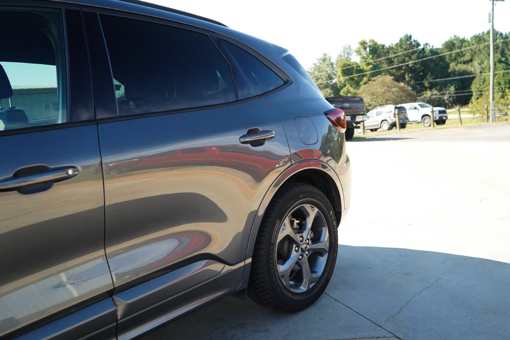 Used 2023 Ford Escape ST-Line w/ Tech Pack #1 AWD/4WD image 21
