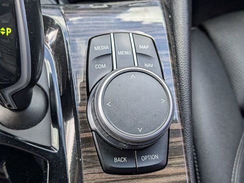 Used 2021 BMW 530i w/ Convenience Package RWD image 30