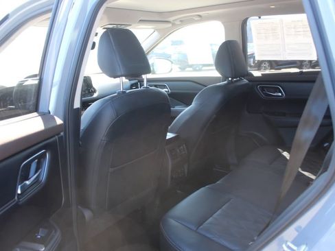 Used 2023 Nissan Rogue Platinum w/ Platinum Premium Package FWD image 17
