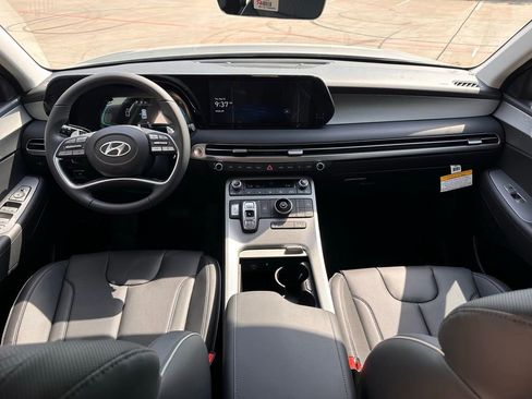 Certified 2025 Hyundai Palisade SEL image 21