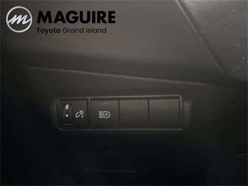 Used 2022 Toyota Corolla Cross LE image 19