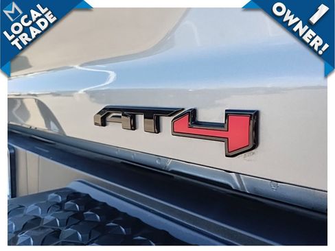 Used 2025 GMC Canyon AT4 w/ Nightfall Edition image 12