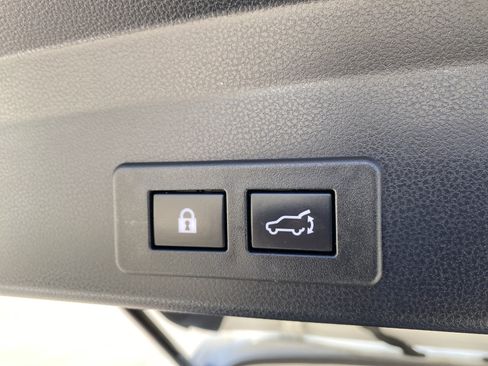 Used 2023 Subaru Ascent Limited w/ Technology Package image 38