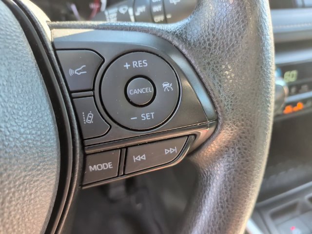 Used 2024 Toyota RAV4 XLE FWD image 17