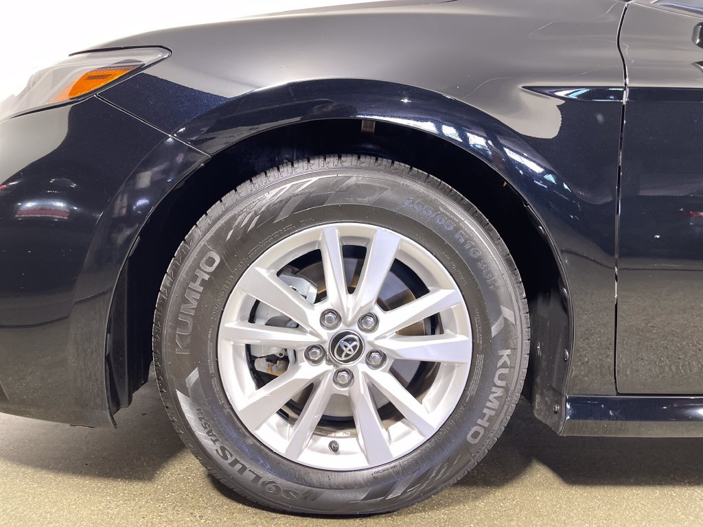 Used 2025 Toyota Camry LE FWD image 11