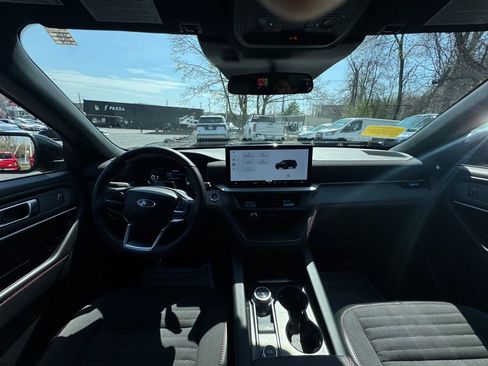 Used 2025 Ford Explorer ST-Line image 16