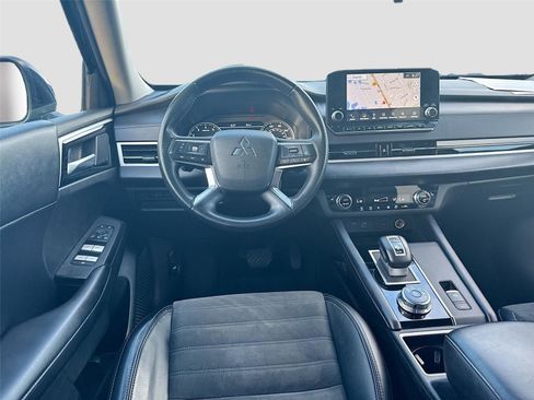 Used 2024 Mitsubishi Outlander SE image 22