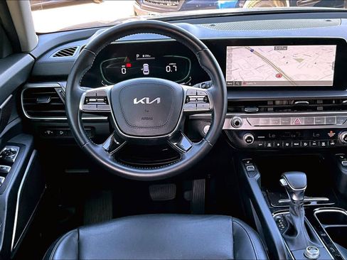 Used 2023 Kia Telluride S image 5