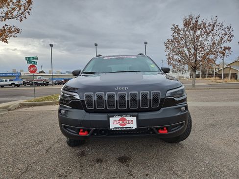 Used 2021 Jeep Cherokee Trailhawk image 2