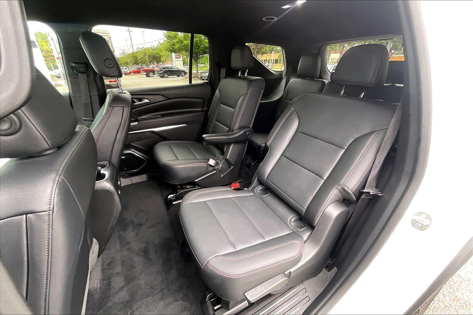 Used 2024 Chevrolet Traverse Z71 w/ Enhanced Driving Package AWD/4WD image 30