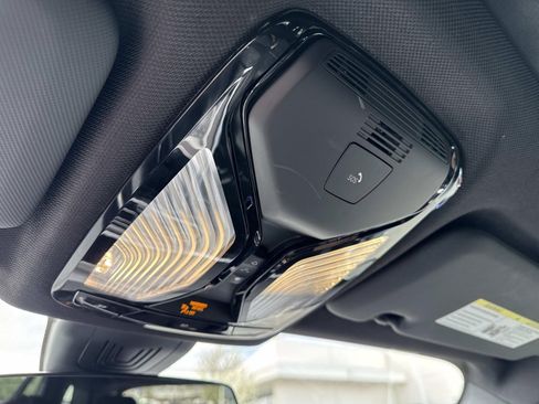 Used 2023 BMW X5 xDrive40i w/ Climate Comfort Package image 23