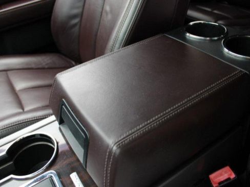 Used 2017 Ford Expedition EL Platinum image 25