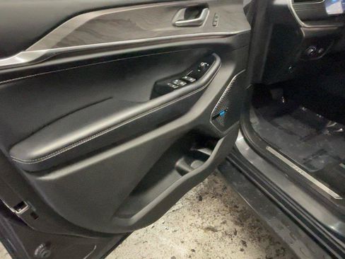 Used 2022 Jeep Grand Cherokee L Overland AWD/4WD image 30