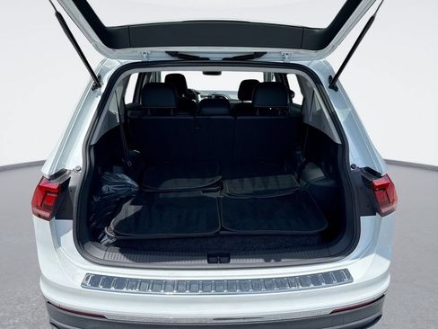 Used 2023 Volkswagen Tiguan SE FWD image 20