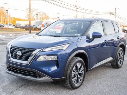 Used 2023 Nissan Rogue SV FWD image 7