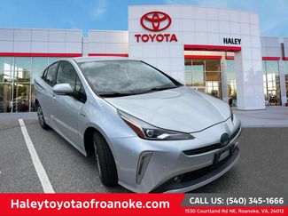 Used 2019 Toyota Prius XLE AWD/4WD video 1