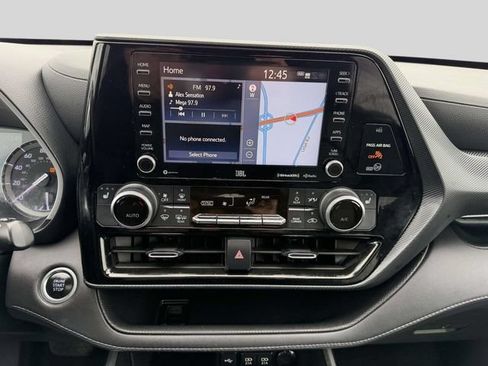 Used 2021 Toyota Highlander XSE AWD/4WD image 25