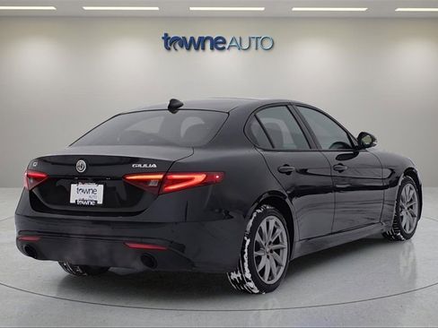 Used 2022 Alfa Romeo Giulia Sprint image 5