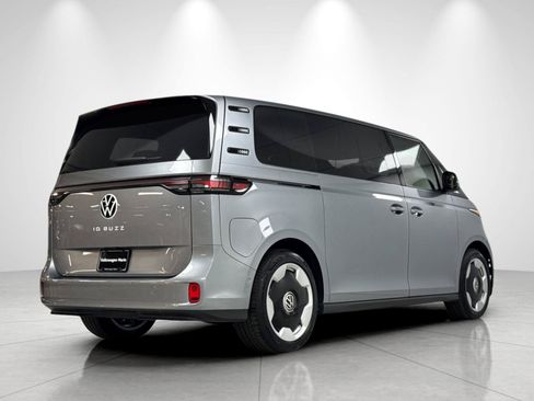 New 2025 Volkswagen ID. Buzz Pro S RWD image 5