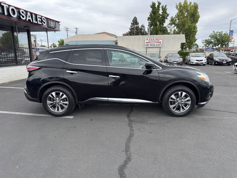 Used 2017 Nissan Murano SV FWD image 2