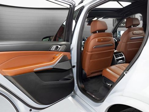 Used 2024 BMW X7 M60i w/ Executive Package AWD/4WD image 44