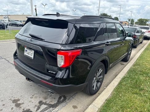 Used 2021 Ford Explorer XLT w/ Equipment Group 202A AWD/4WD image 4