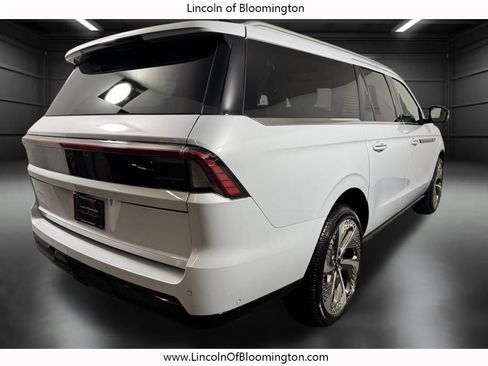 Certified 2025 Lincoln Navigator L Black Label AWD/4WD image 8