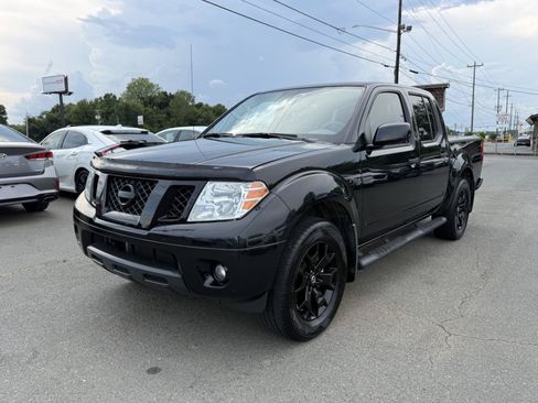 Used 2020 Nissan Frontier SV w/ Midnight Edition Floor Mats AWD/4WD image 3