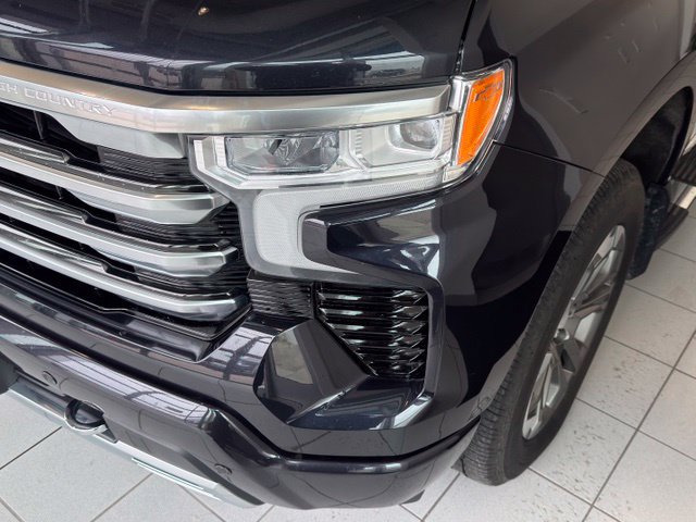 Used 2024 Chevrolet Silverado 1500 High Country w/ Technology Package AWD/4WD image 38