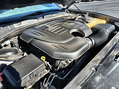 Used 2016 Dodge Charger SE image 28