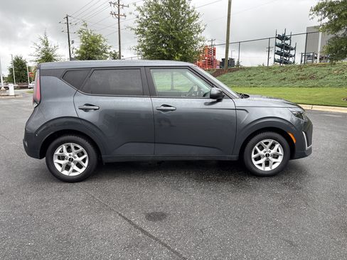 Used 2024 Kia Soul LX w/ Option Group 015 FWD image 10