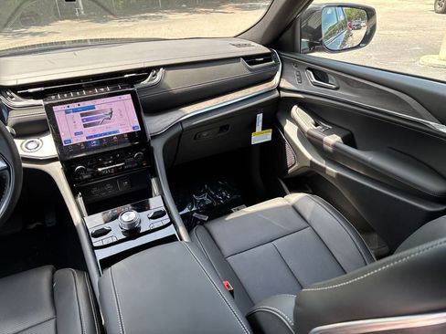 New 2025 Jeep Grand Cherokee Overland w/ Adv Protech Group III image 13