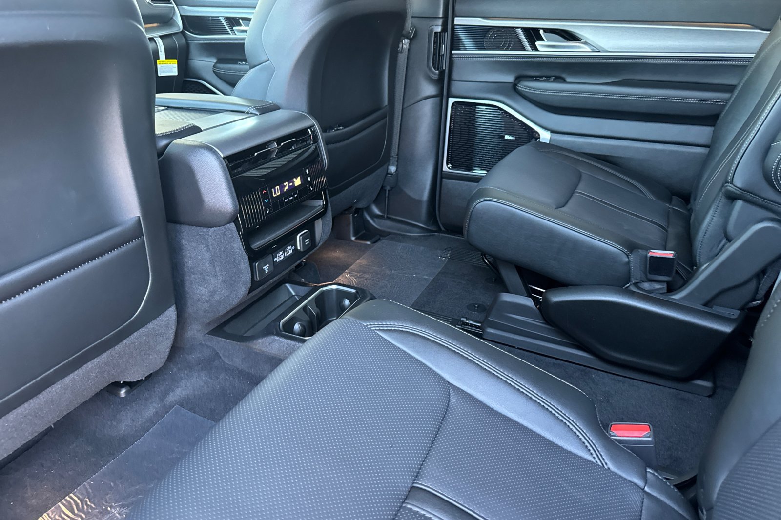 New 2026 Jeep Grand Wagoneer L Limited AWD/4WD image 11