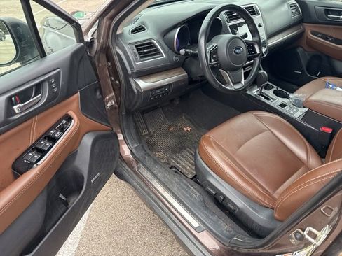 Used 2019 Subaru Outback 3.6R Touring image 3