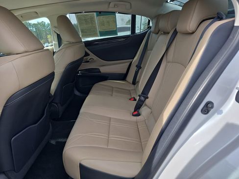 Used 2021 Lexus ES 350 Ultra Luxury w/ Accessory Package 2 image 18