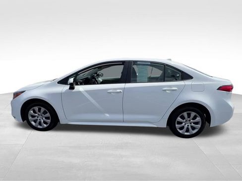 Used 2024 Toyota Corolla LE FWD image 3