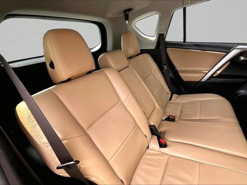 Certified 2018 Toyota RAV4 XLE FWD image 28