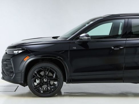 New 2026 Volkswagen Tiguan SE R-Line image 42